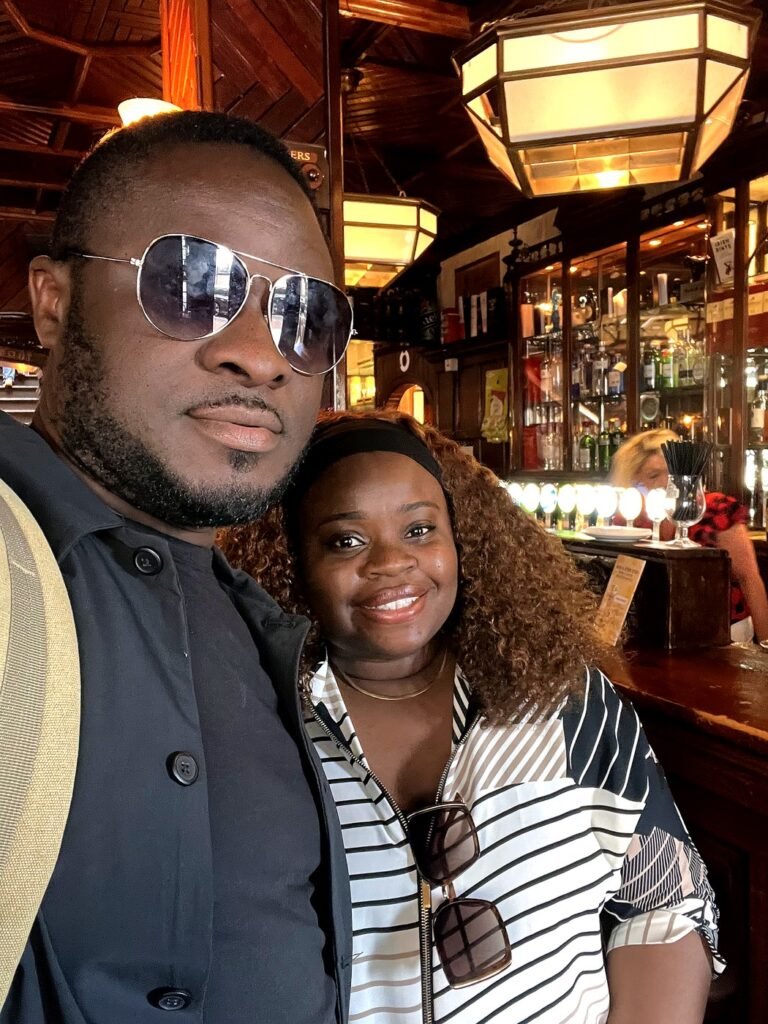 Couple at Nancy hand